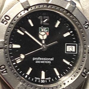 Vintage Men’s Midsize Tag Heuer professional watch